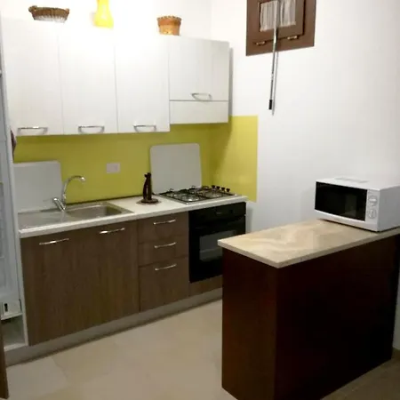Studio In With Enclosed Garden And Wifi 8 Km From The Beach Apartman