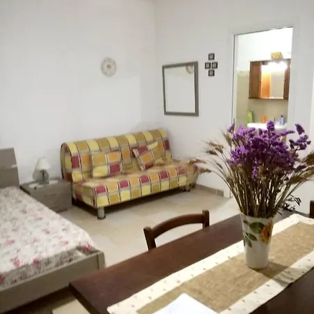 Studio In With Enclosed Garden And Wifi 8 Km From The Beach Apartman Nardò